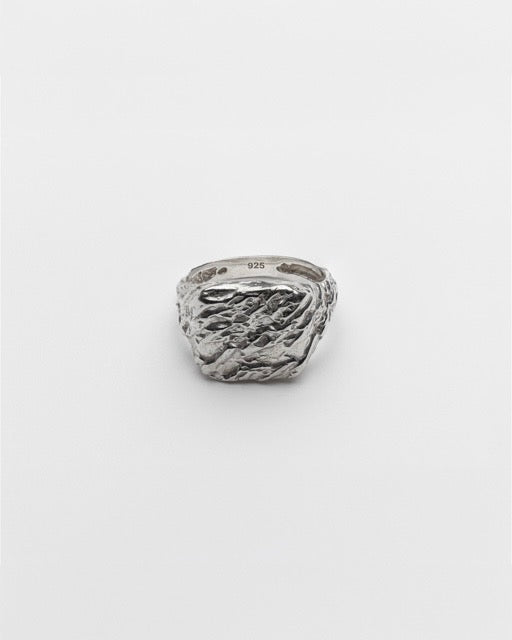 SHATTERED SIGNET RING