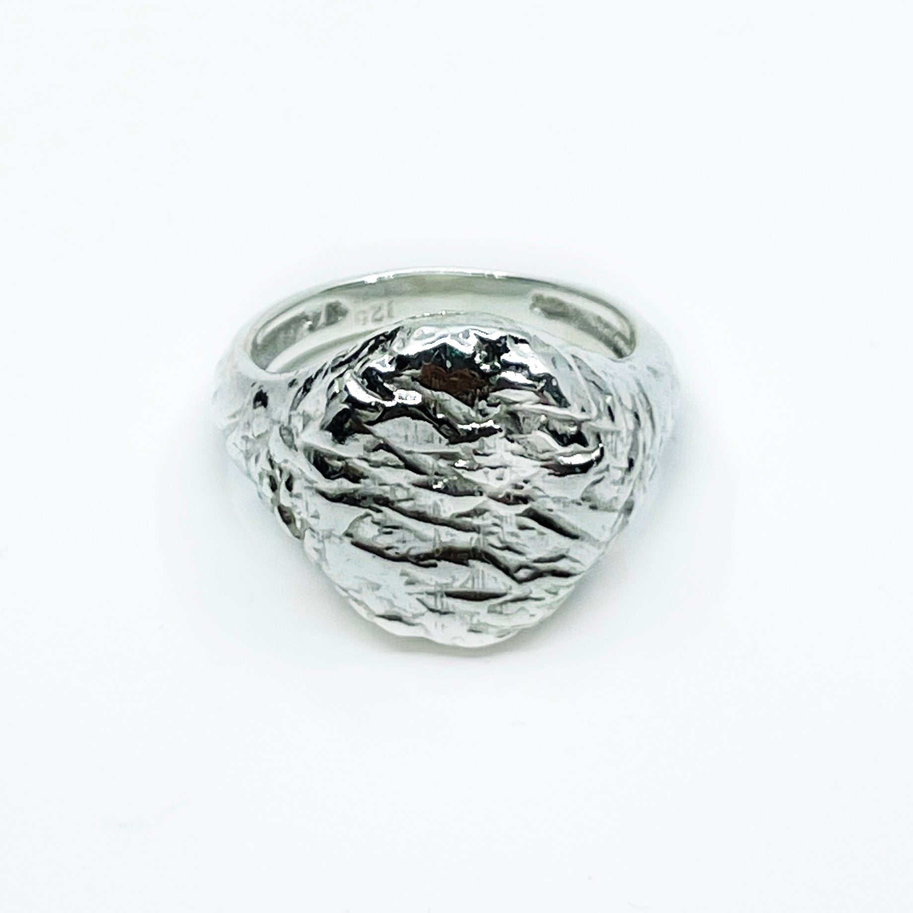 SHATTERED OVAL RING